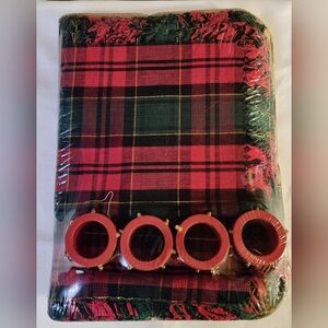 HOUSE OF LLOYD Christmas Plaid Percussion Placemat Napkin Rings Holiday Set of 4